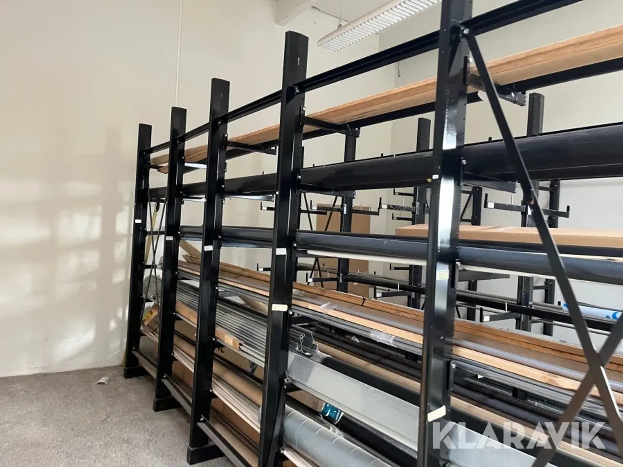 Billede 6 - Grenreol en række