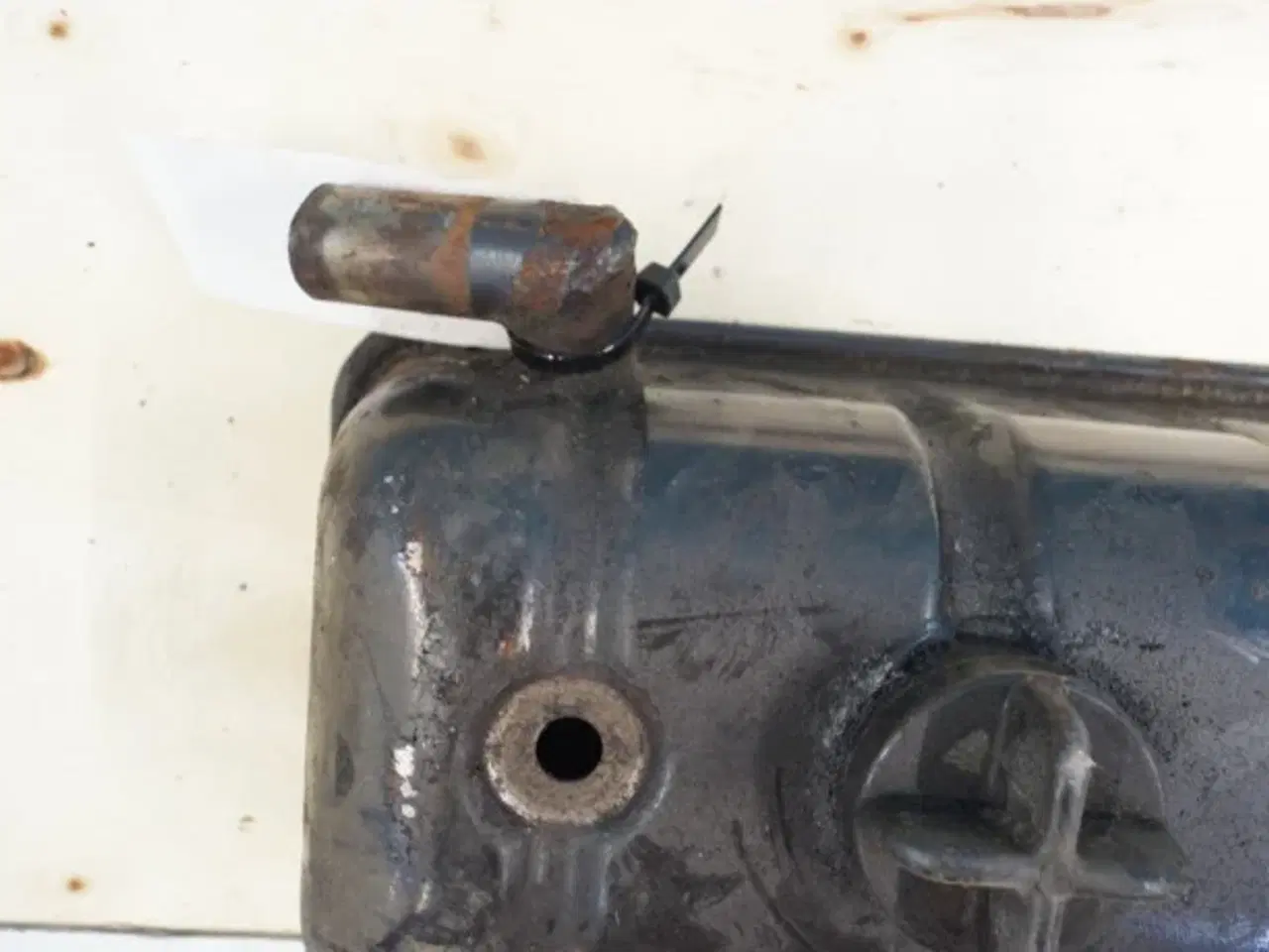 Billede 9 - Valmet 311DL Ventildæksel