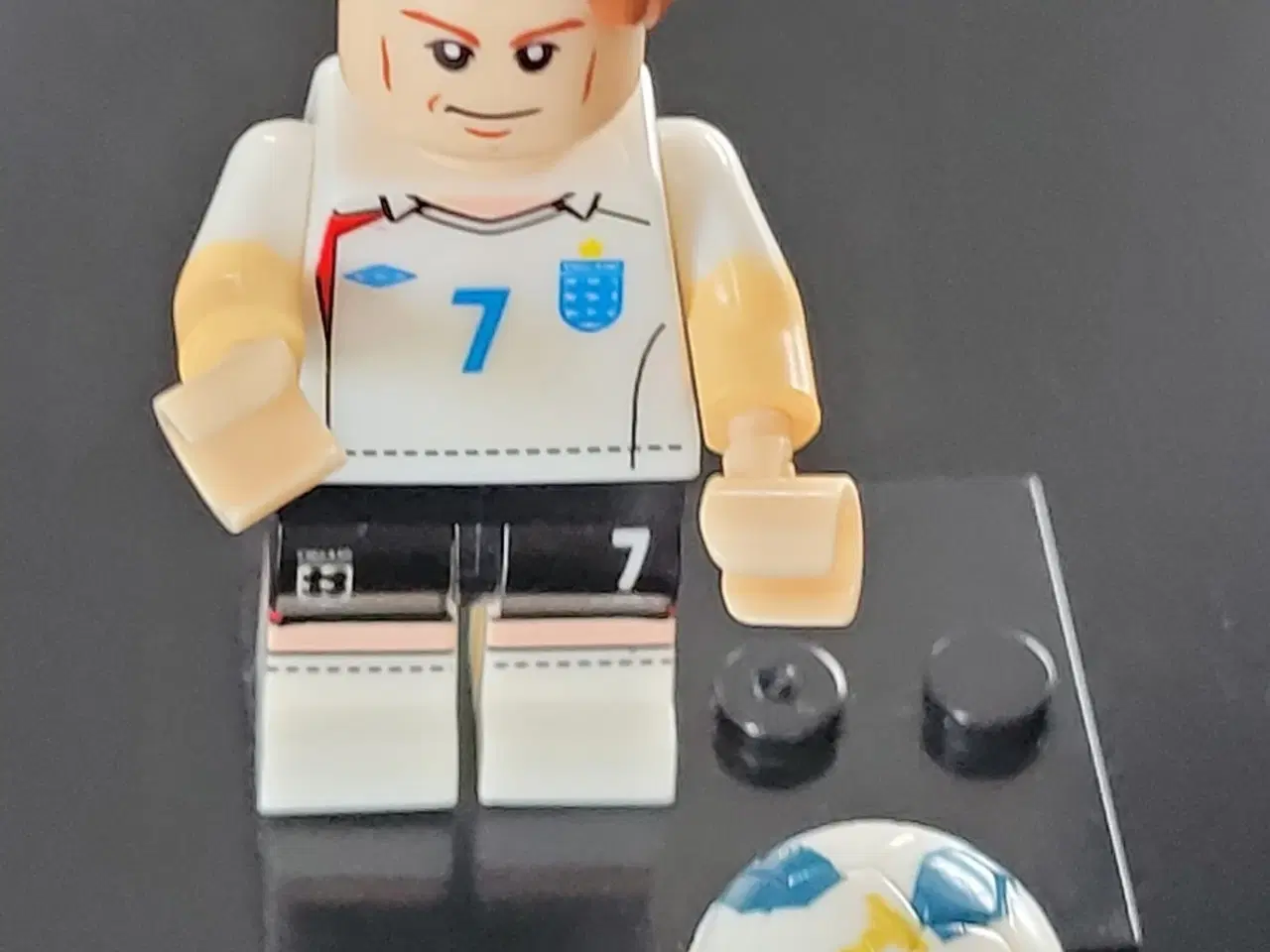 Billede 1 - Beckham fodbold figur