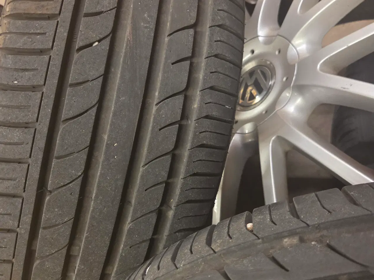 Billede 2 - 17" VW fælge med næsten nye sommerdæk