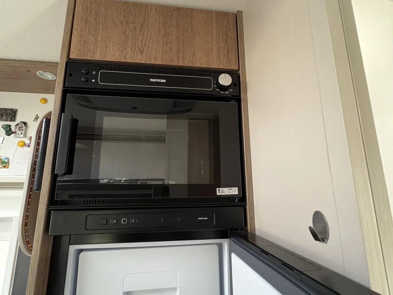 Billede 10 - Dethleffs I7057 EBL med face-to-face siddegruppe