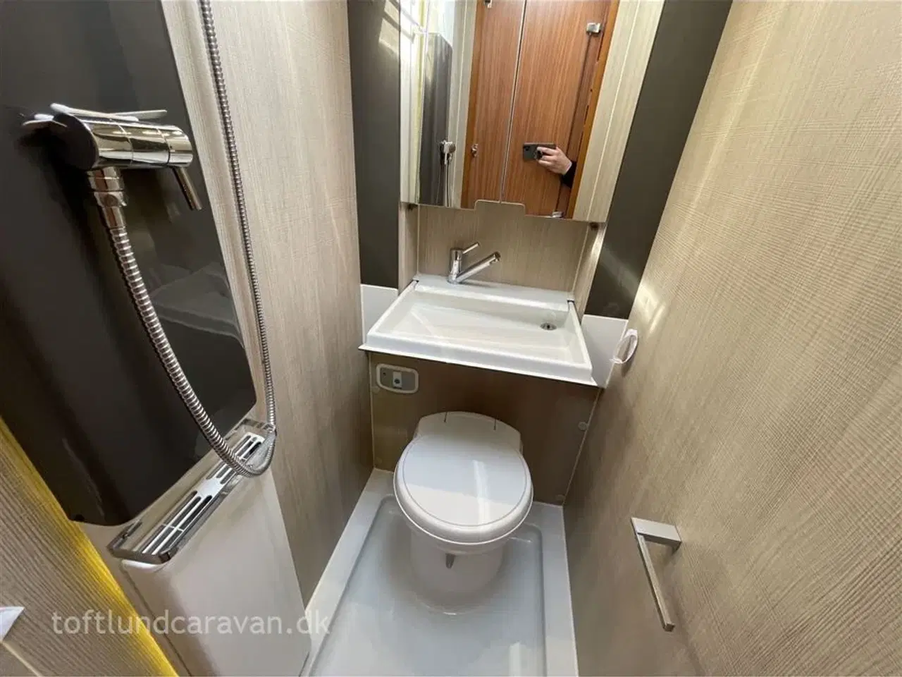 Billede 9 - 2014 - Adria Alpina 663 UK   Helårs-FAMILIEVOGN, op til 8 sovepladser, ALT I UDSTYR inkl. stort fortelt fra 2024