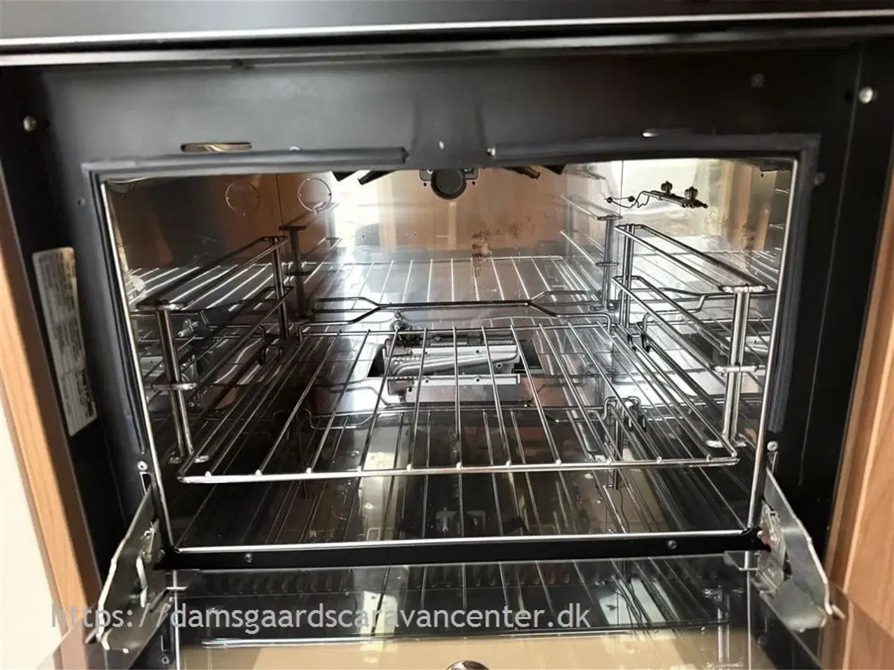 Billede 13 - 2013 - LMC Musica 560 E   Enkeltsenge-Alde-Gulvvarme.-Mover-Telt