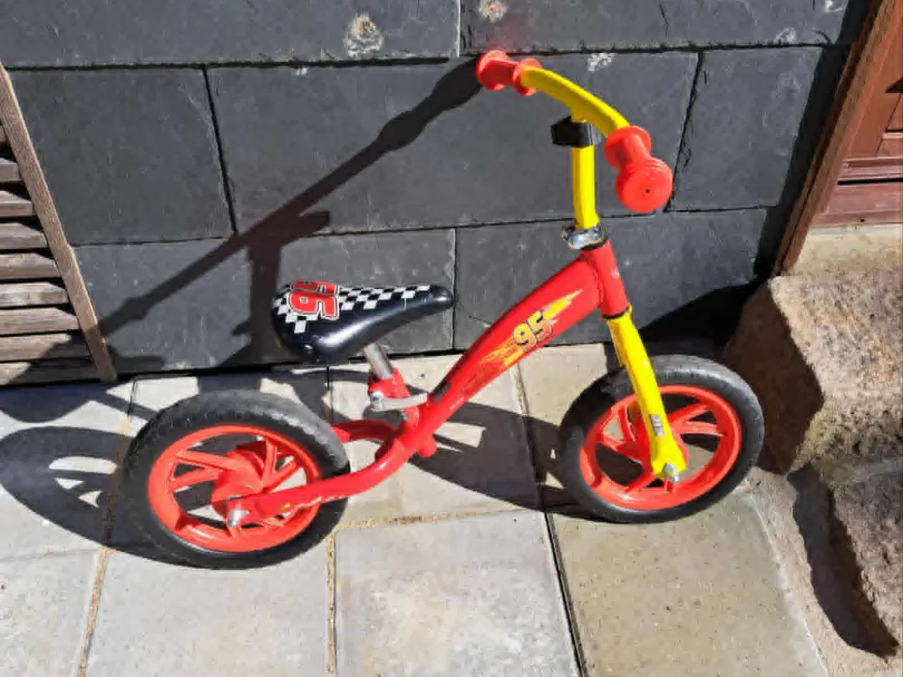 Billede 3 - løbecykel som ny