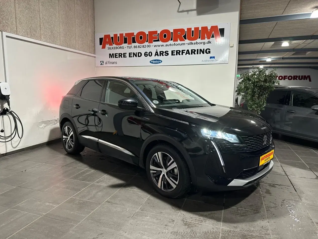 Billede 1 - Peugeot 3008 1,6 Hybrid Allure Pack LTD EAT8 Van