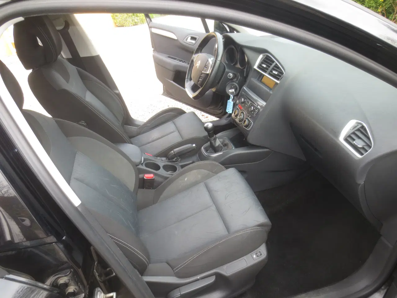 Billede 13 - Citroen C 4 1.6 HDi År 2012. Nysynet. 