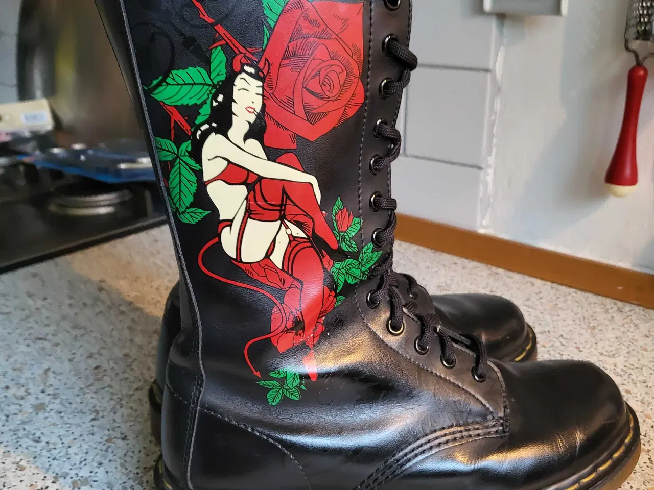 Billede 1 - Pin-up limited edition Dr. Martens