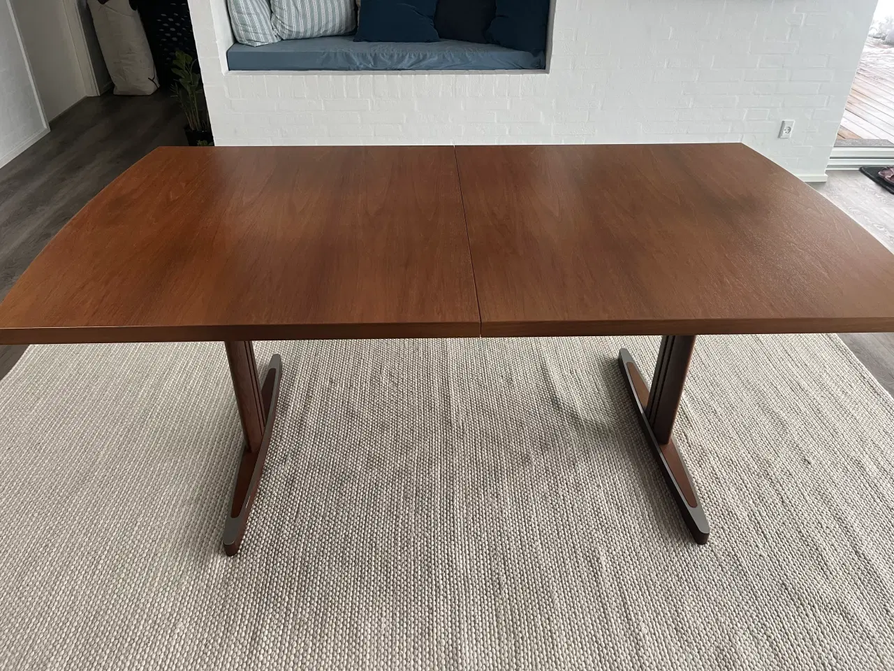 Billede 1 - Skovby spisebord med stole