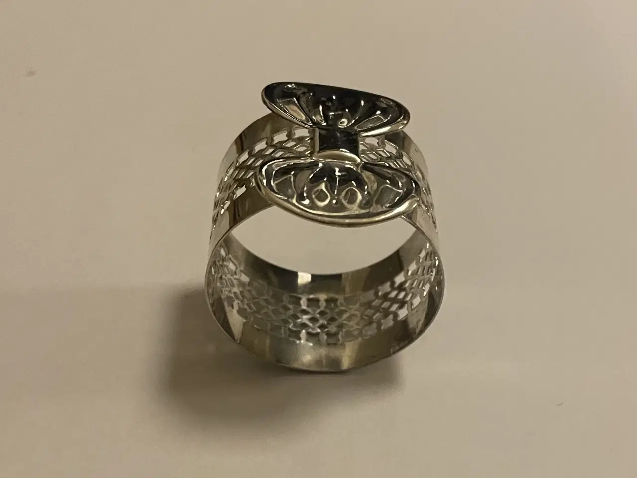 Billede 1 - Servietringe Sølvfarvet 12 stk !