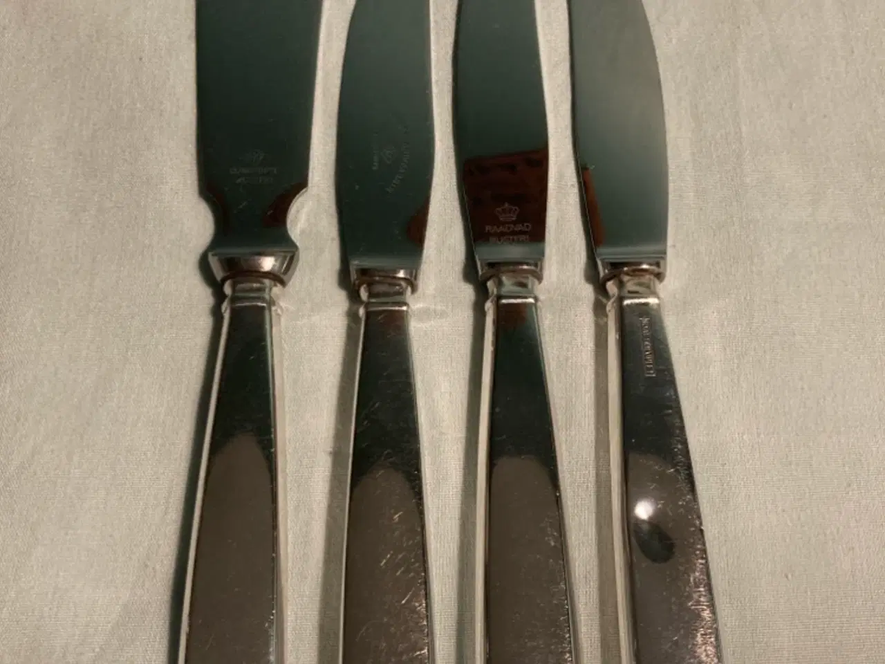 Billede 2 - NJAL pletsølv middagsknive og lagkagekniv