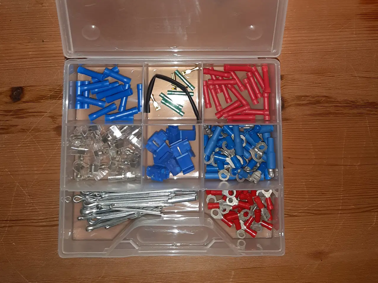 Billede 5 - Værktøj og værktøjskasse m hjul, brugt få gange.