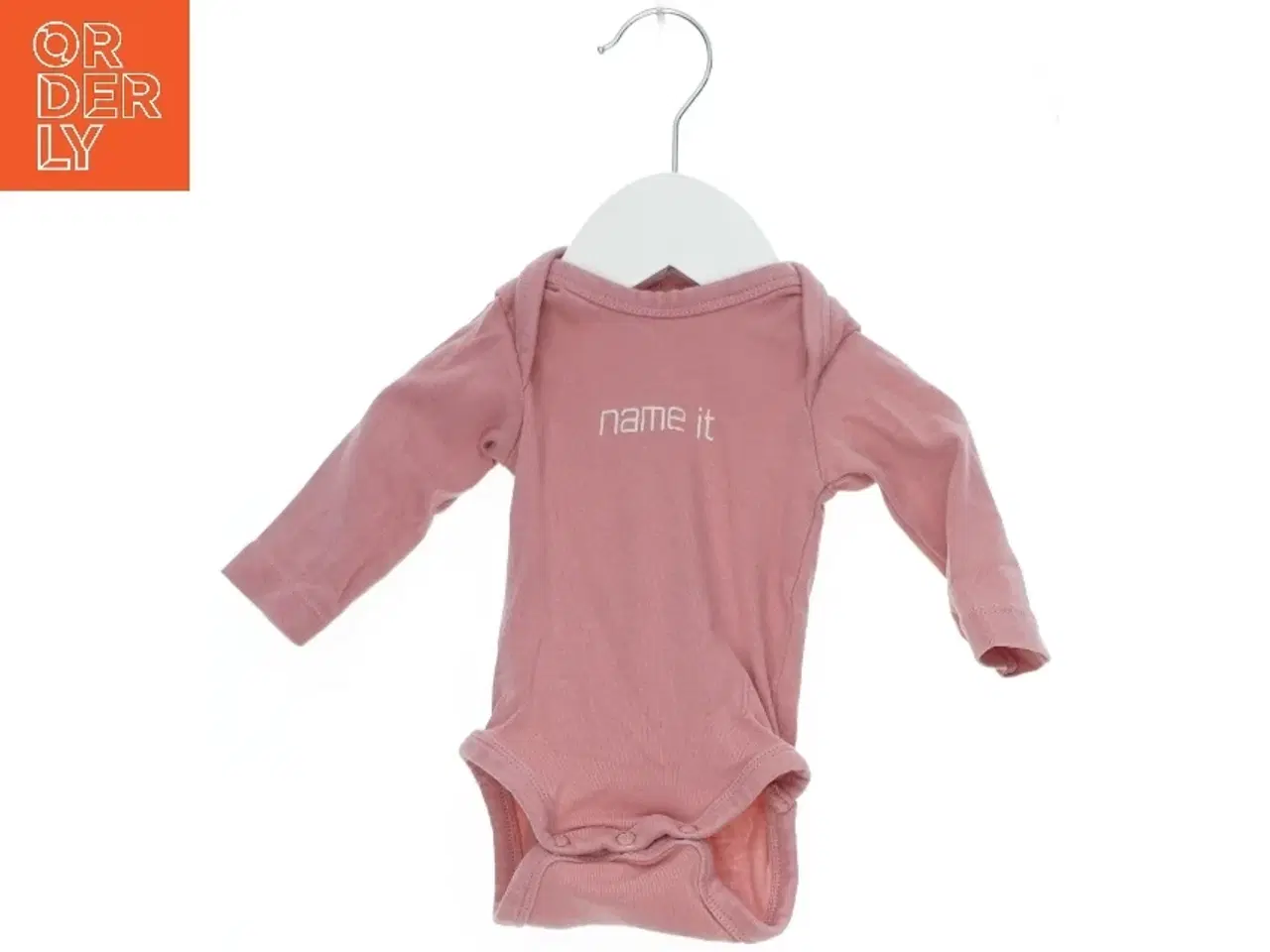 Billede 1 - Lyserød bodystocking med navn fra Name It (str. 50)