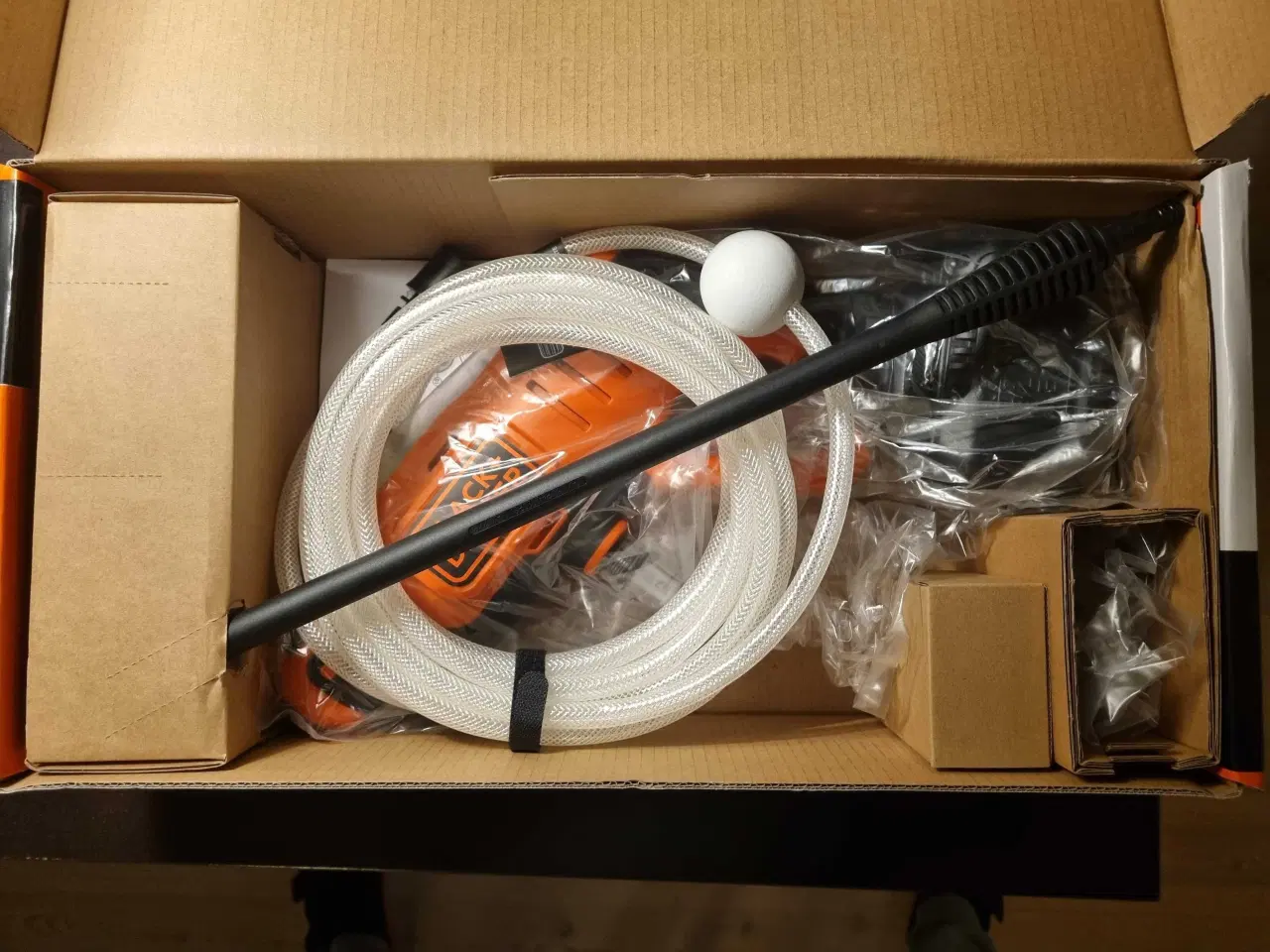 Billede 2 - Black+Decker højtryksrenser (Ny. Inkl. batteri)