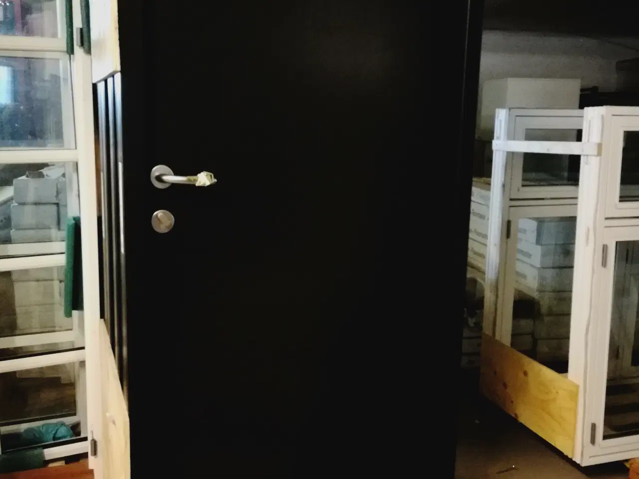 Billede 1 - NY FACADEDØR SORT 86,8x182,8, KR. 3500