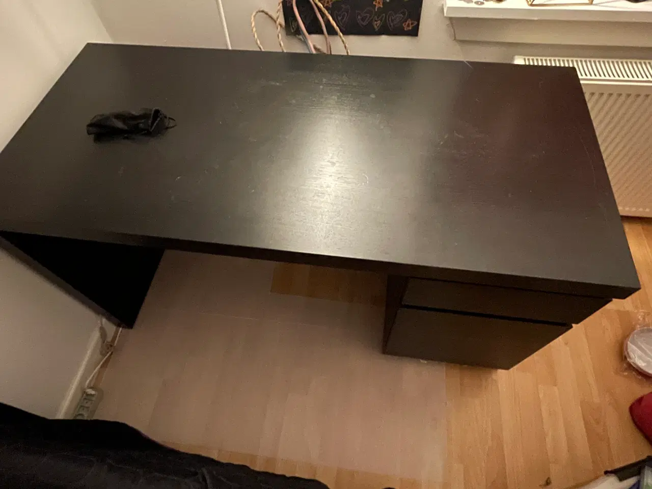 Billede 1 - flotte skrivebord i sort træ