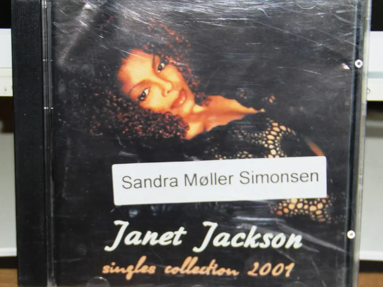 Billede 1 - Internationale CD’er sælges.