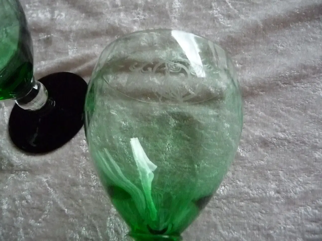 Billede 2 - 3 grøne glas med sort fod.