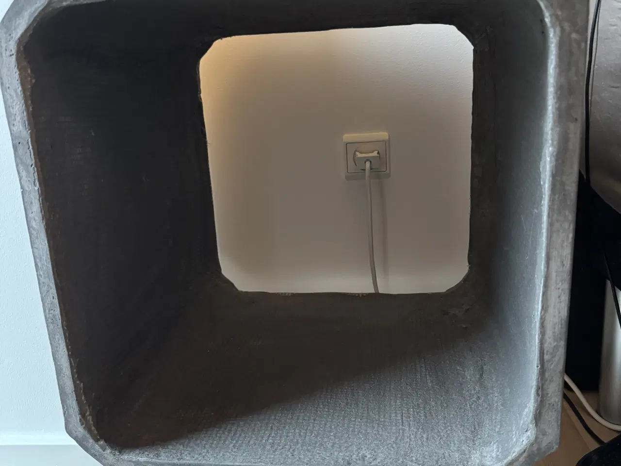 Billede 3 - 2 stk. rå beton borde