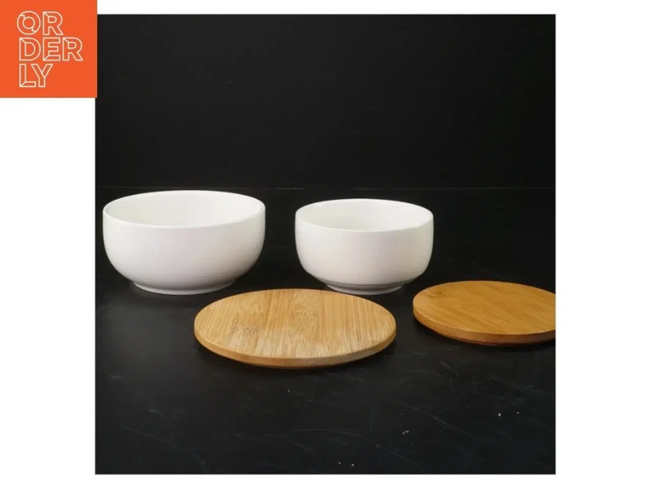 Billede 2 - Sæt af to opbevaringsskåle med trælåg fra Anna & Clara (str. Ø. 10,5 cm. og. ø. 13 cm)