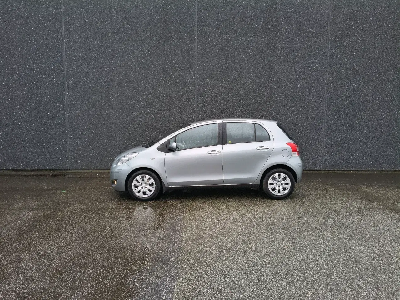 Billede 1 - Toyota Yaris 1,3 VVT-I T2 Touch 100HK 5d 6g