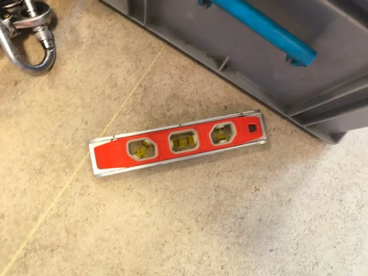 Billede 3 - Kasse m. sikringsgrej samt div.