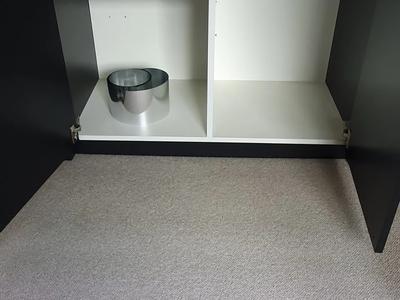 Billede 7 - 250 ltr Akvarie + armatur + kabinet + baggrund