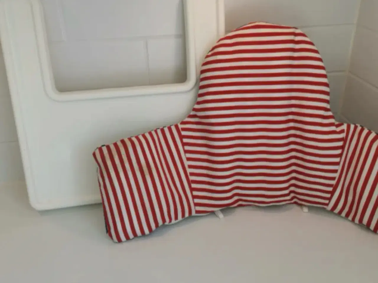 Billede 1 - Bakkebord og hynde til IKEA højstol