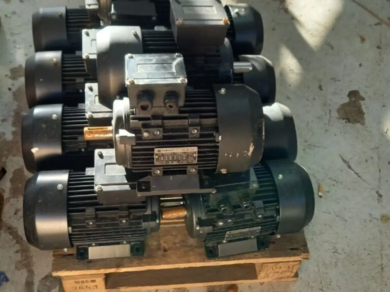 Billede 4 - Motor Fabrika 3-faset El motor 2,8 KW ( palle med 11 stk. )