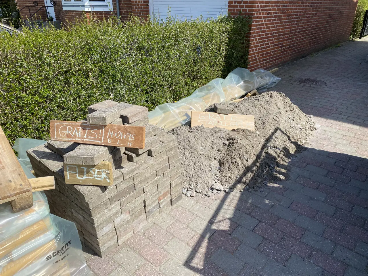 Billede 1 - GRATIS Betonfliser og Stabilgrus