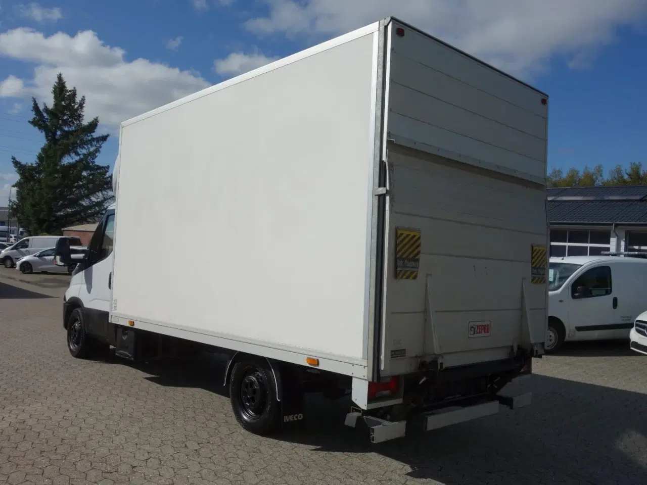 Billede 10 - Iveco Daily 2,3 35S16 Alukasse m/lift AG8