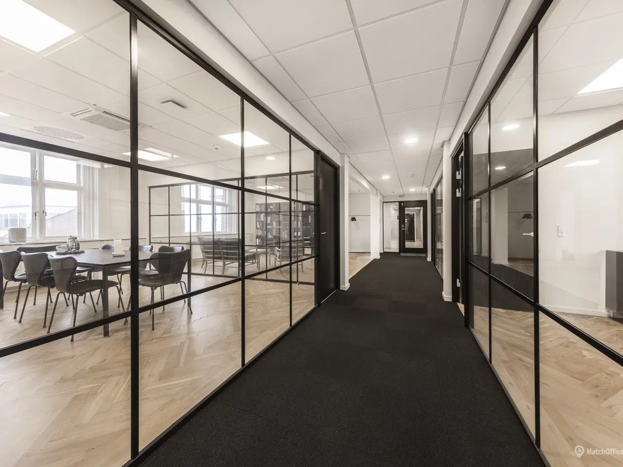 Billede 3 - Præsentabelt og indflytningsklart kontor centralt i Hellerup