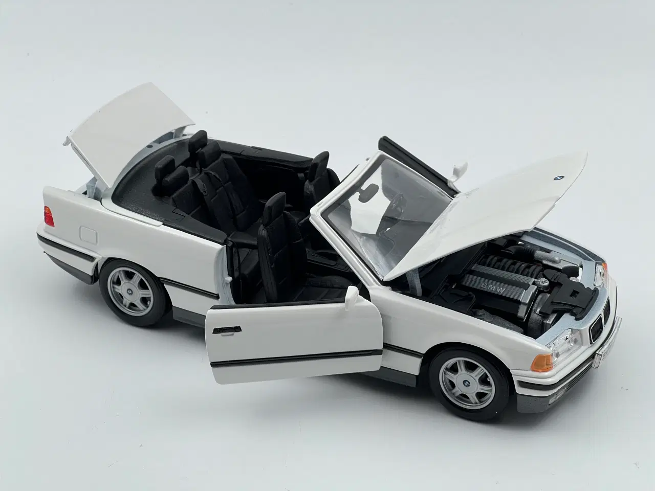 Billede 5 - 1993 BMW 325i Cabriolet E36 - 1:18