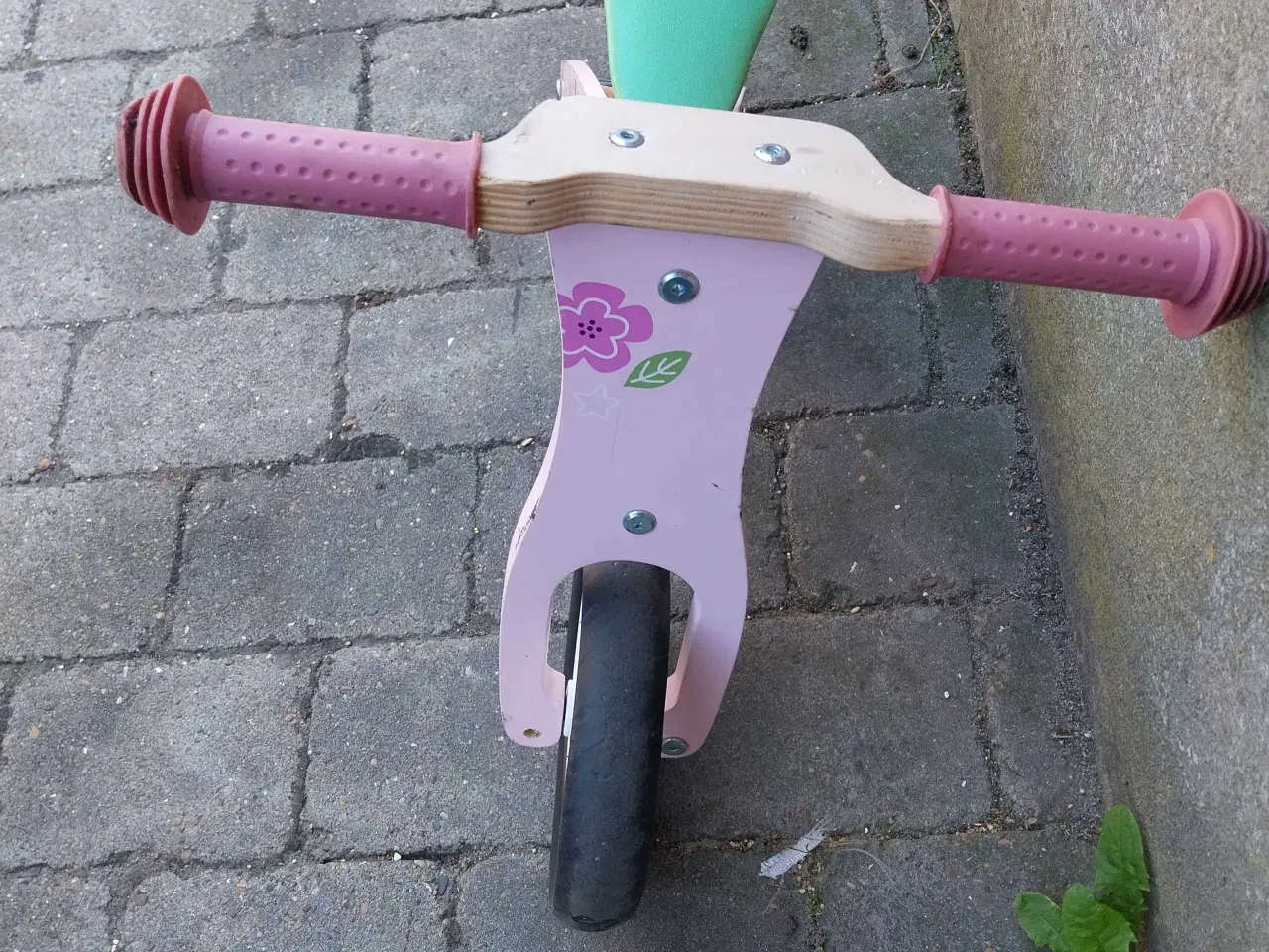 Billede 3 - Pink løbecykel 
