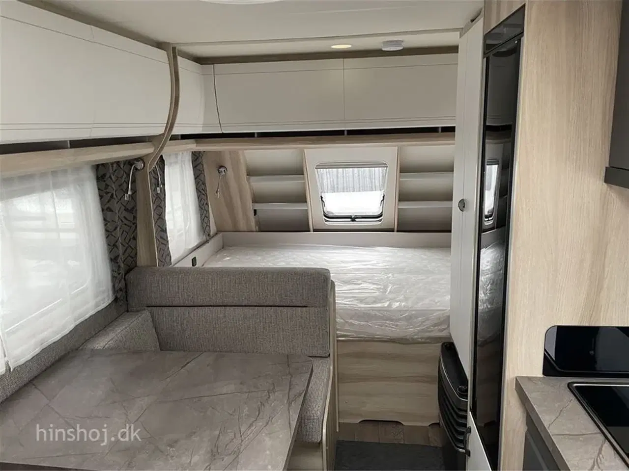 Billede 12 - 2024 - Hobby De Luxe 490 KMF   Med dobbeltseng og køjer fra Hinshøj Caravan A/S