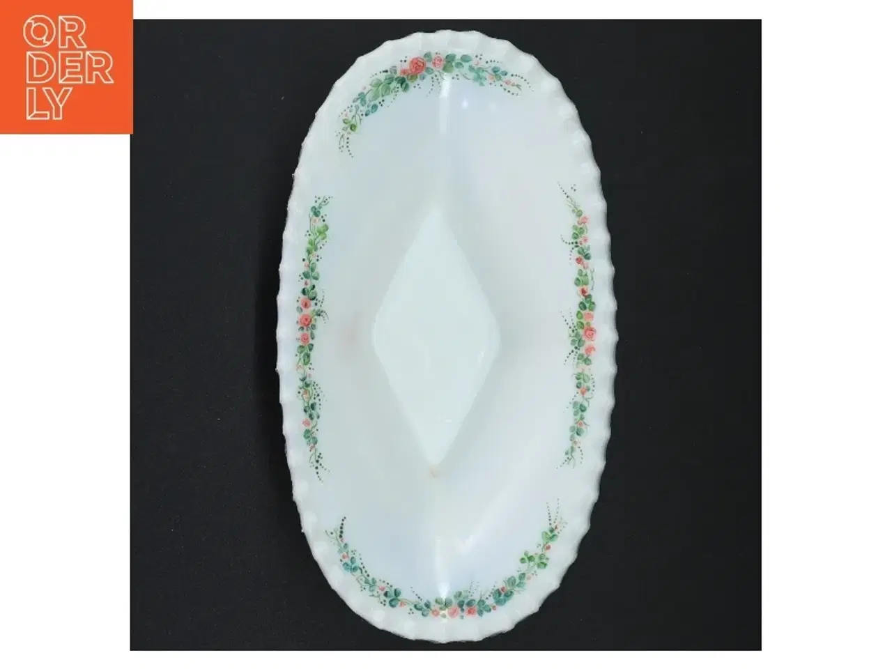Billede 1 - Hvid opaline presset glas skål med bølget kant (str. 22,5 x 12,5 x 7 cm)