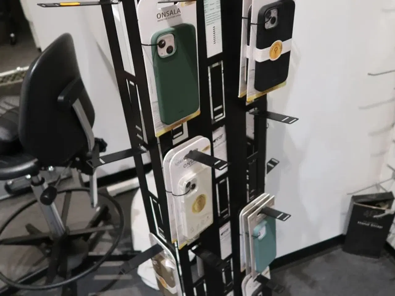 Billede 8 - Stativ med mobilcovers ONSALA, samt skærmbeskyttelse