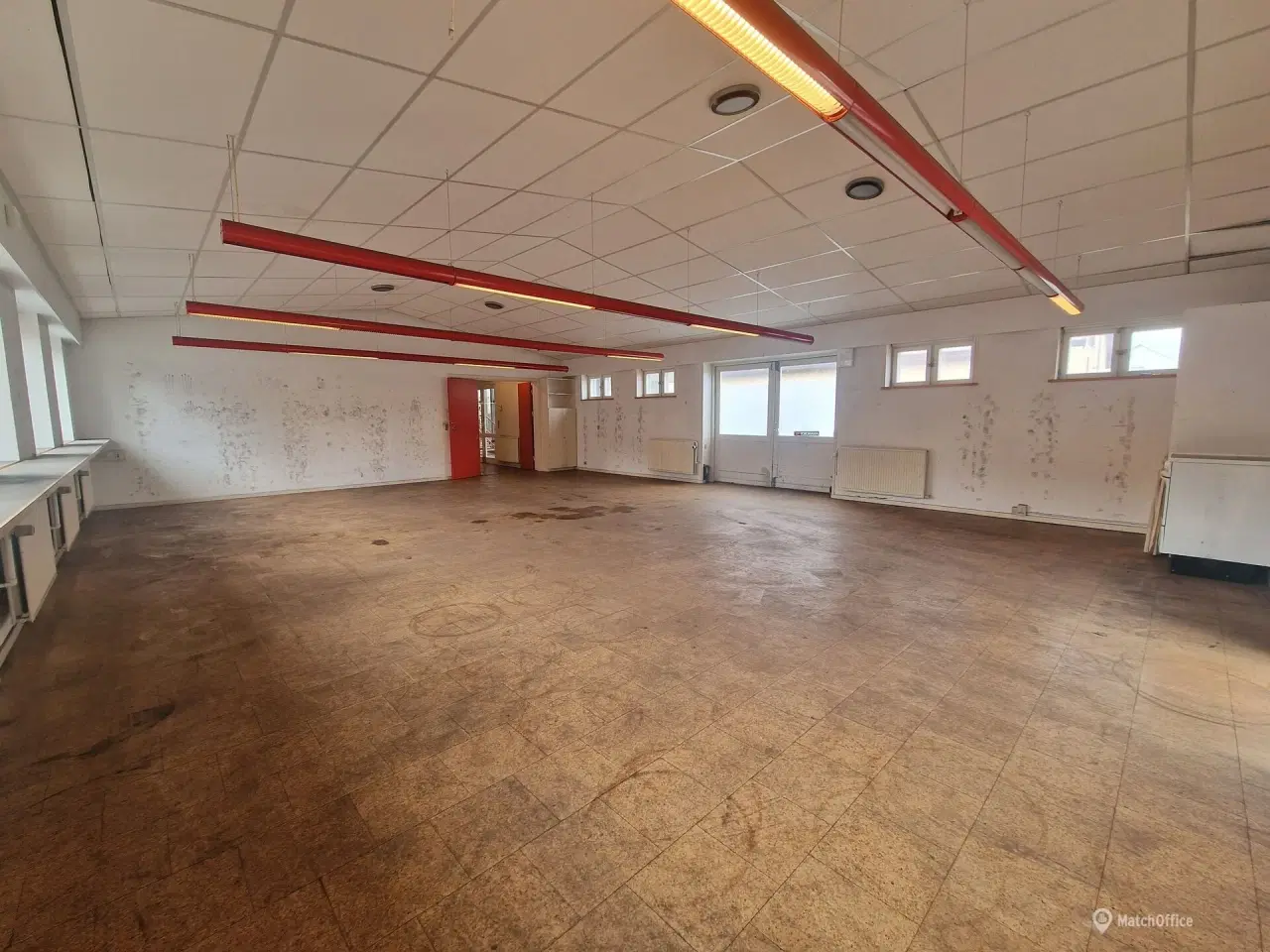 Billede 9 - 3 lejemål til lager. showroom, behandling, kontor m.m. Biladgang til lager –Skiltemulighed mod Grønnevej