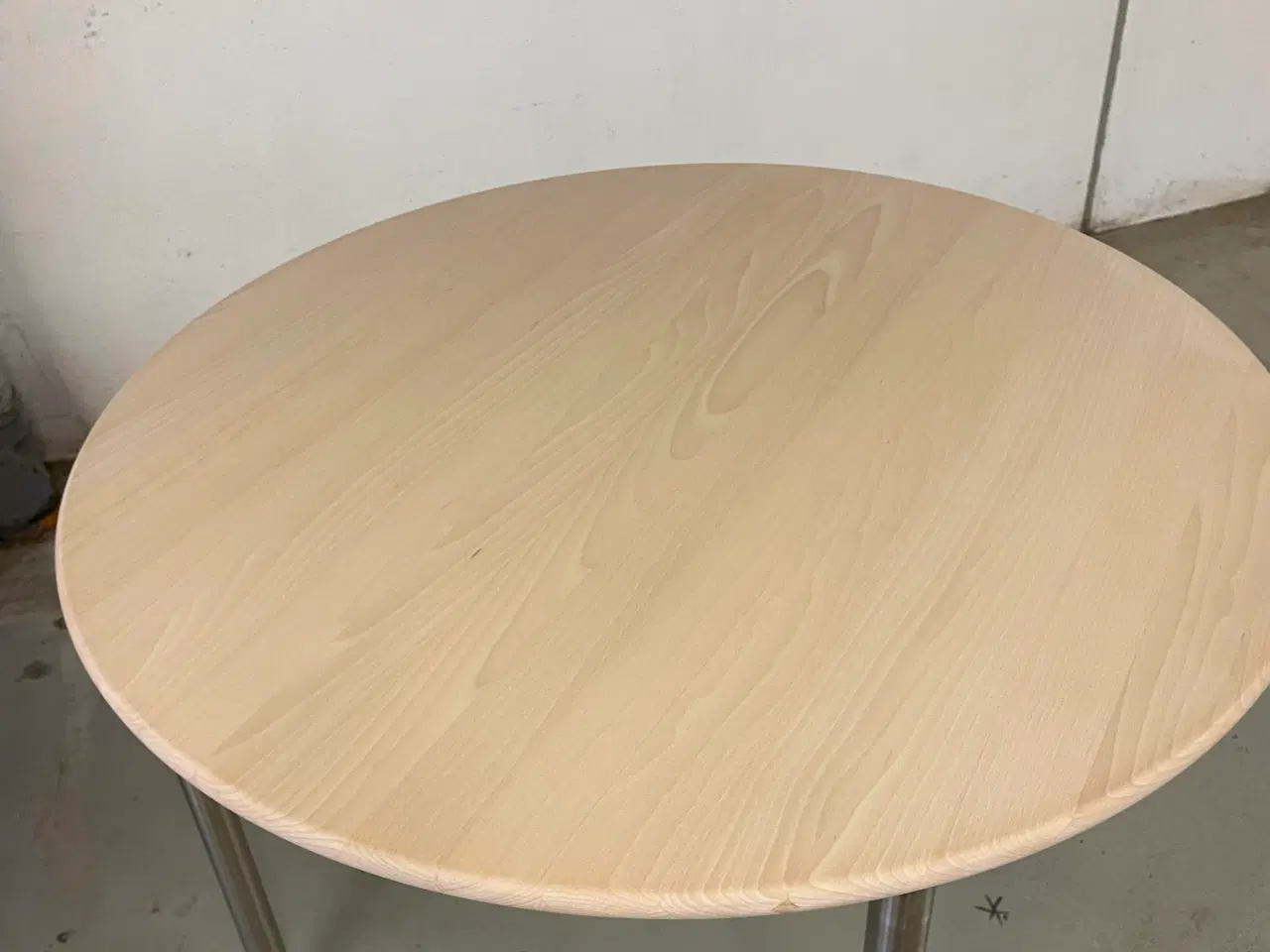 Billede 2 - Flot rund spisebord i massiv bøg