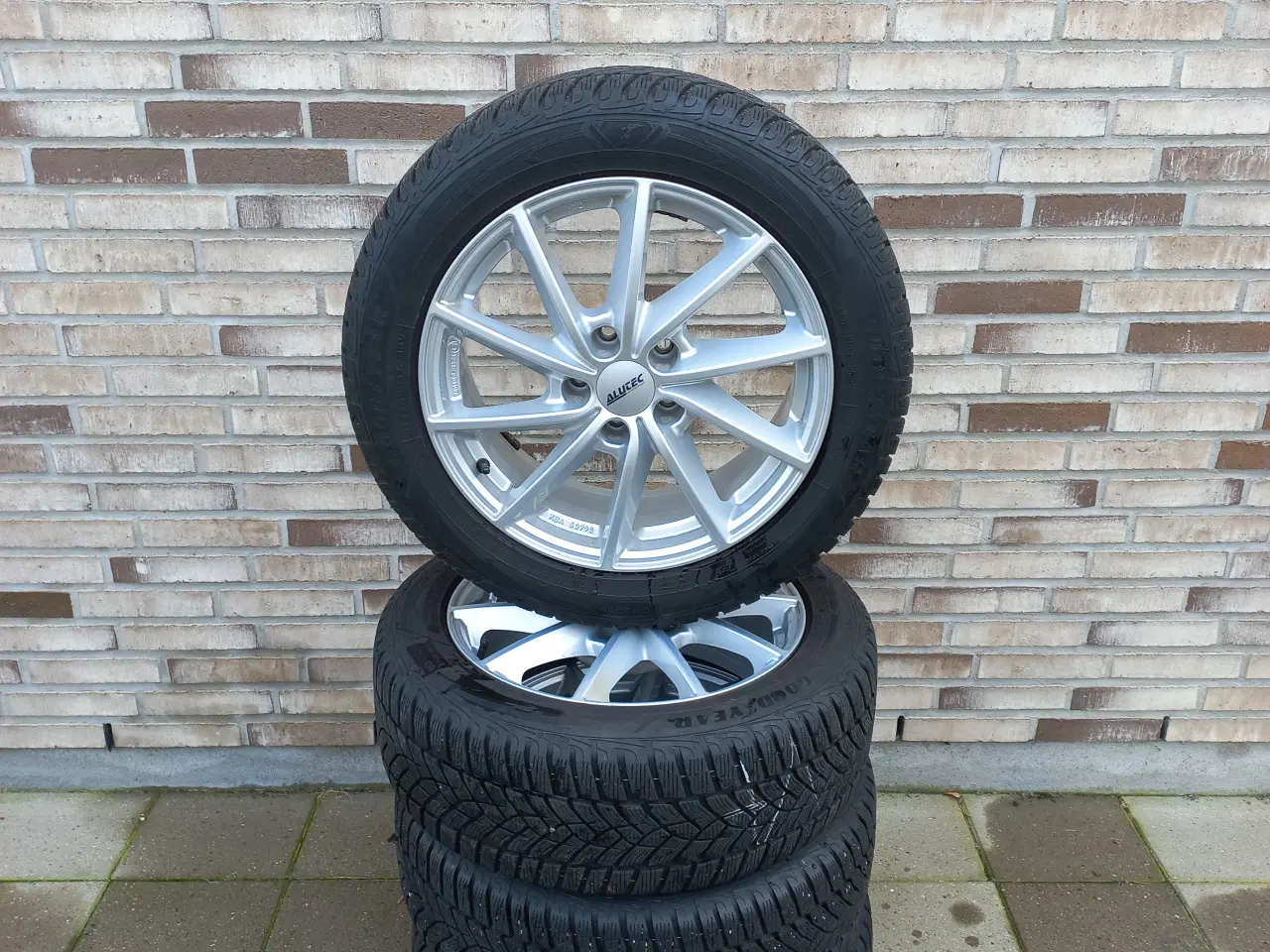 Billede 1 - Alufælge 5 x 112 med Goodyear vinterdæk 215/55R17