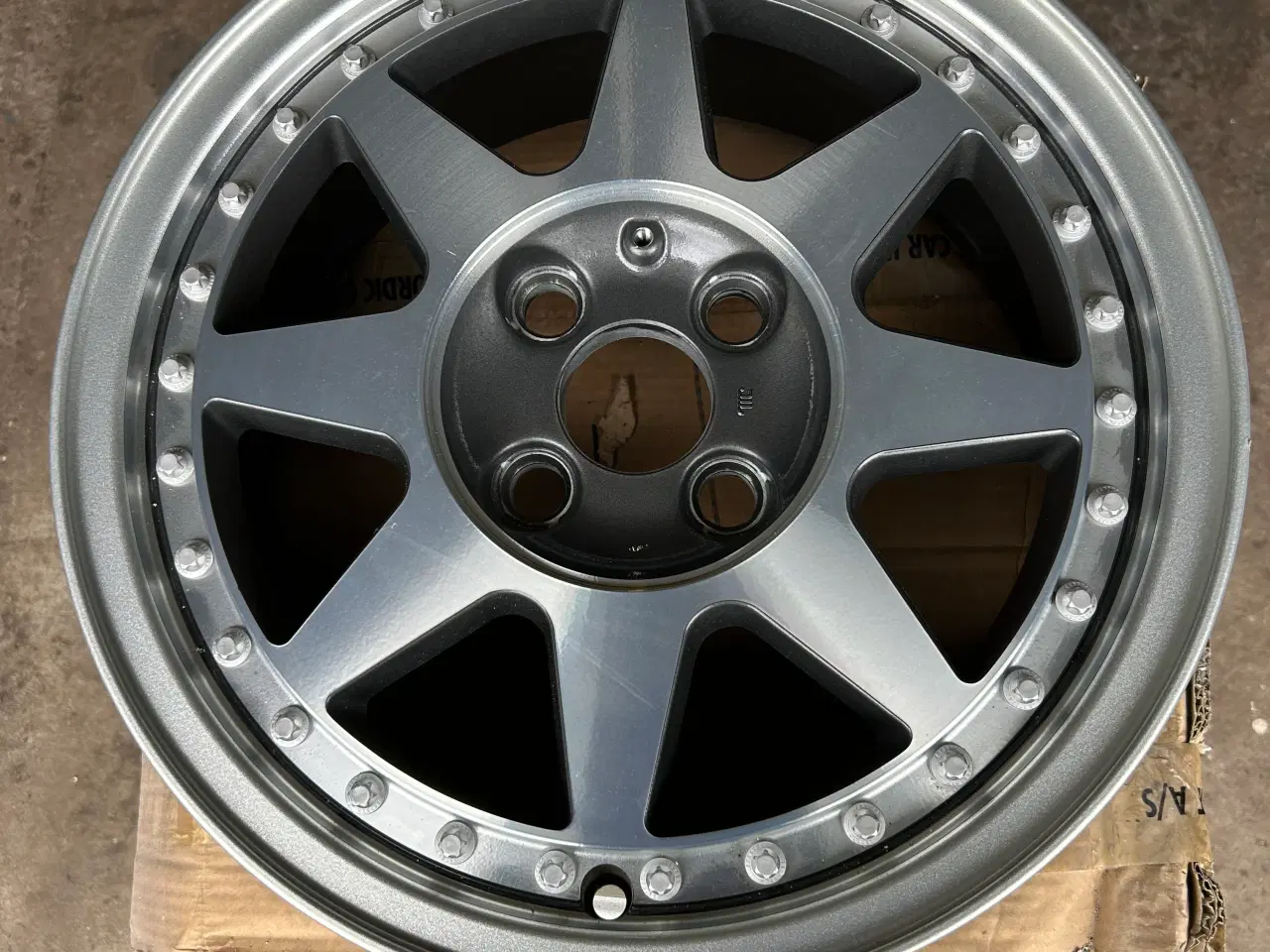 Billede 6 - Rover alufælge 