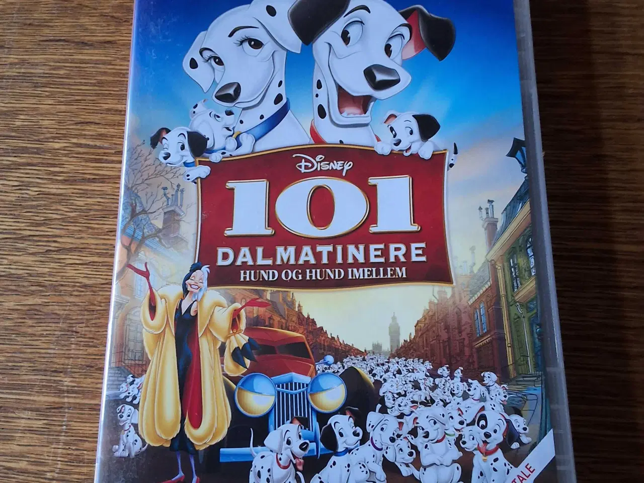 Billede 1 - WALT DISNEY: 101 DALMATINERE. HUND og HUND IMELLEM