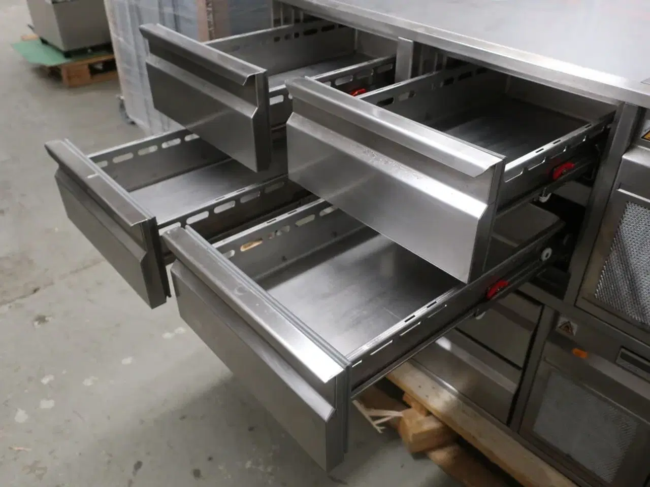 Billede 2 - Køleskranke MKN 4301 GEB+F