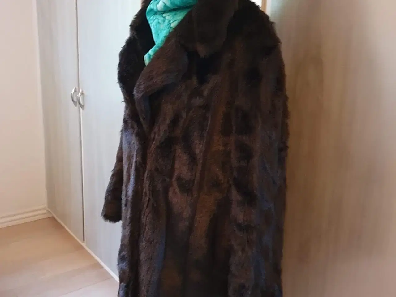 Billede 2 - Frakke i pels - Fake Fur - str. 46