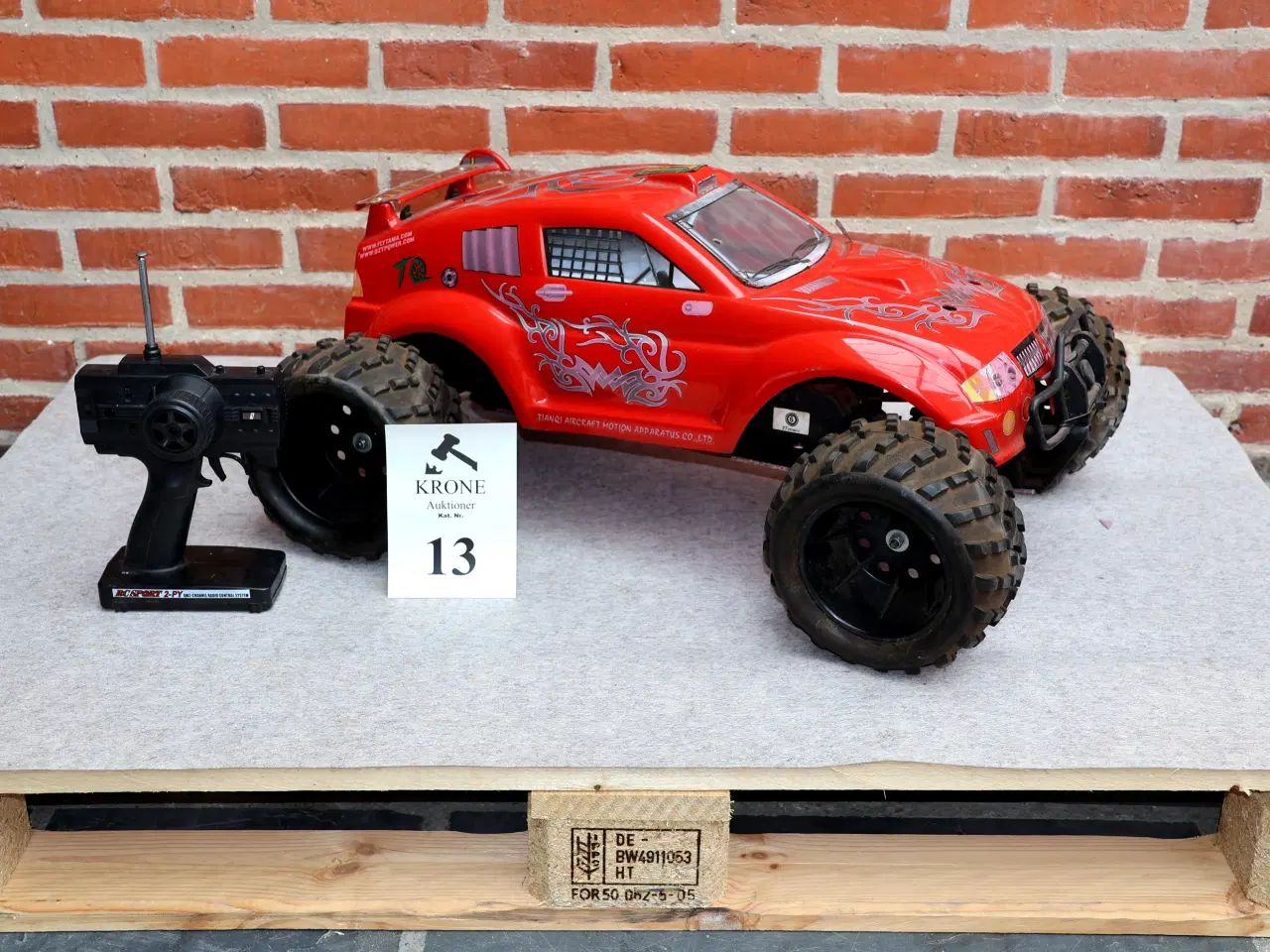 Billede 1 - Stor Benzin drevet r/c bil m/snor-start
