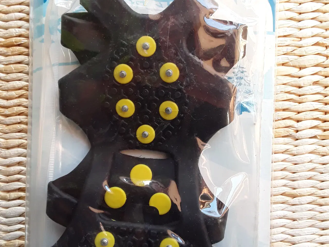 Billede 1 - NYE såler med pigge str L / 39-46 til god fodfæste