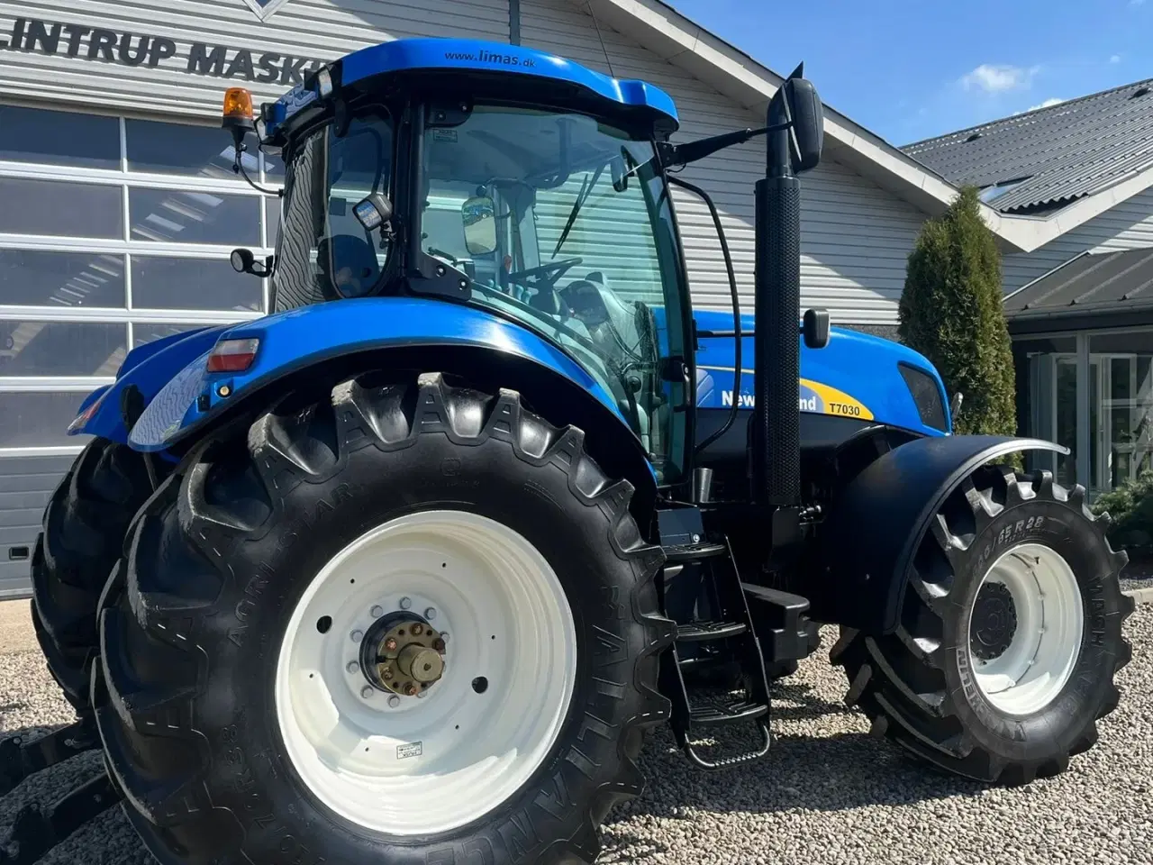 Billede 14 - New Holland T7030 Med frontlift
