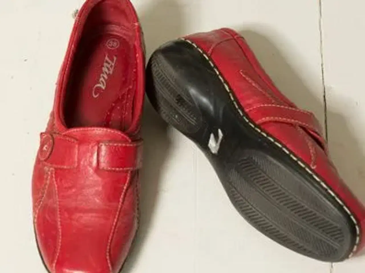 Billede 1 - Røde sko