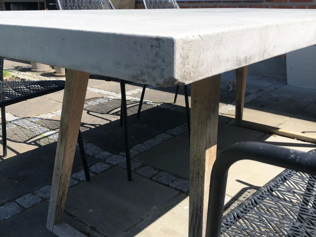 Billede 2 - Havebord i beton