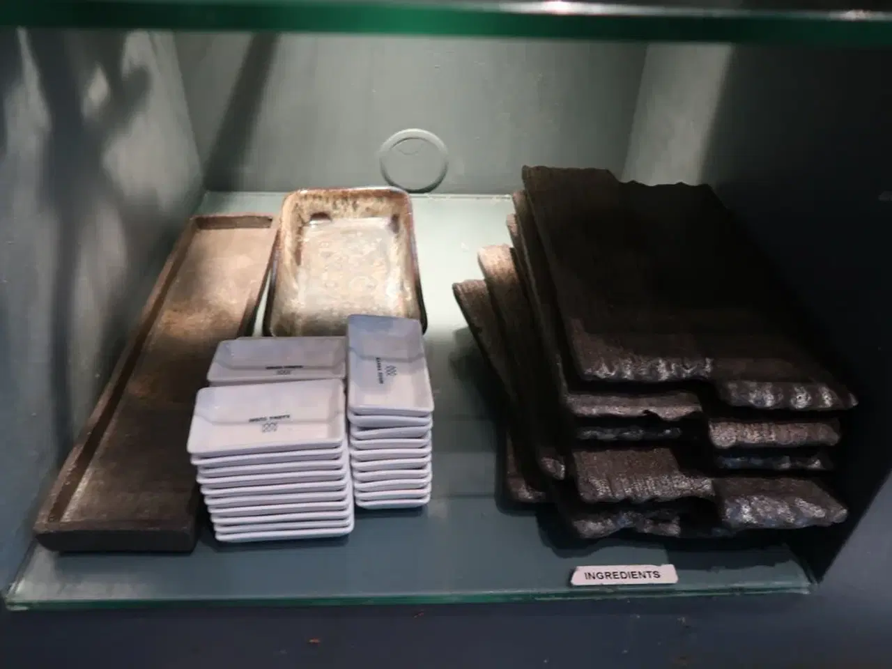 Billede 15 - 13 hylder med indhold