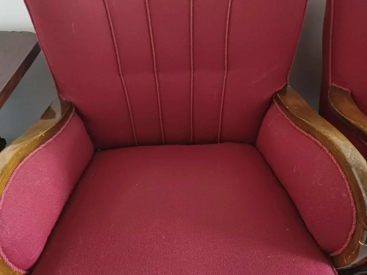 Billede 8 - Sofagruppe med bord i rødt stof